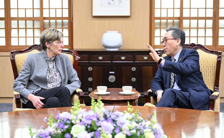 조태열 외교부 장관, 코리아 소사이어티 대표단 접견