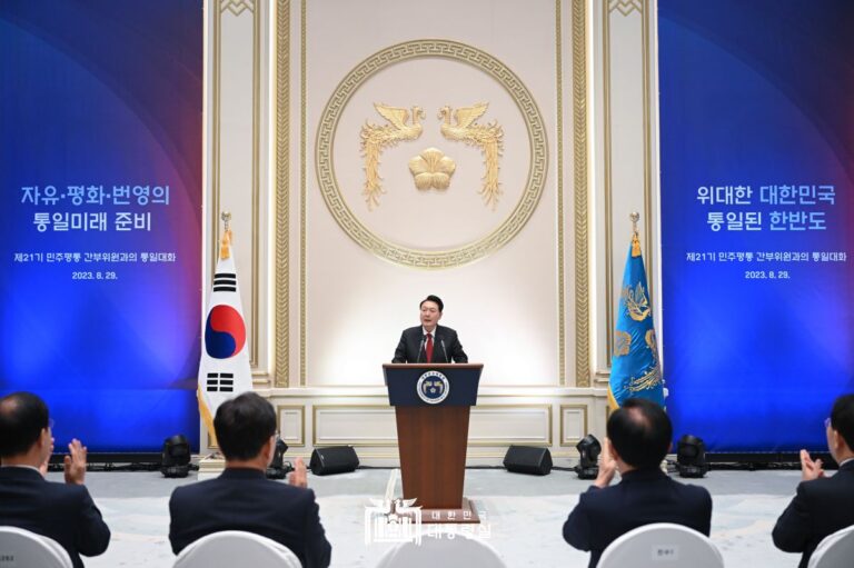 "자유민주주의에 대한 확고한 믿음을 가지고, 자유통일의 개척자가 되어주길 기대"