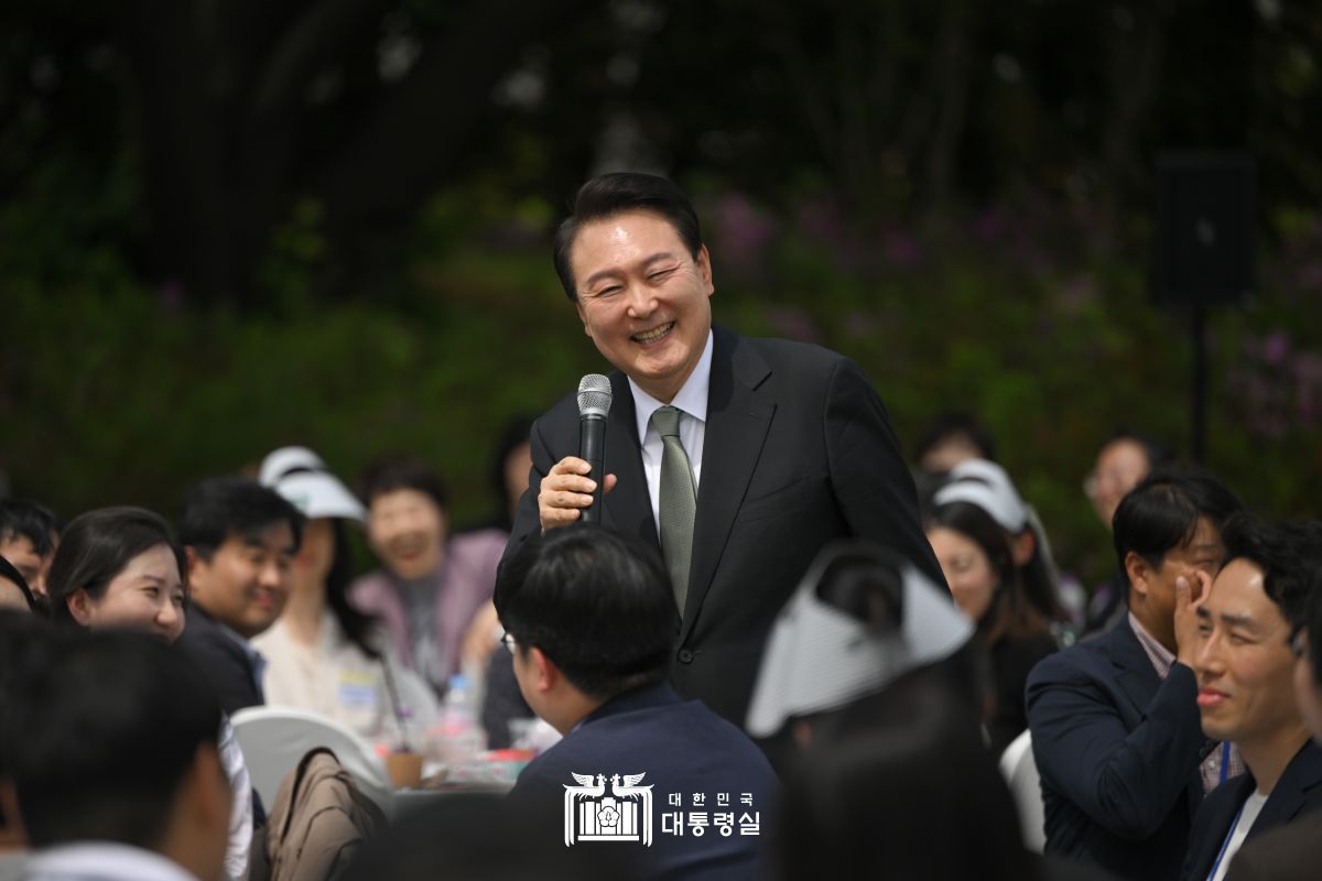 "함께 우리 사회의 변화를 만들어 갑시다"