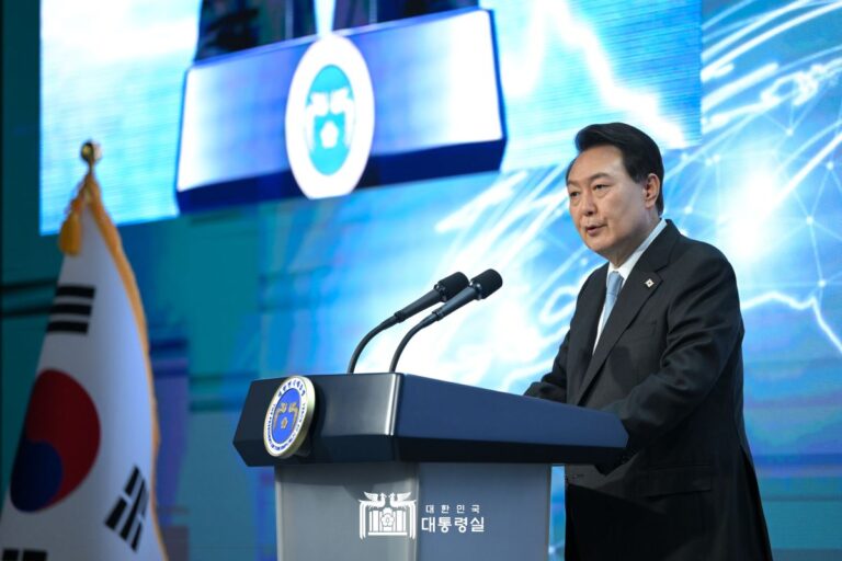 "과학기술 수준이 국가의 수준...정부가 전폭적으로 지원할 것"