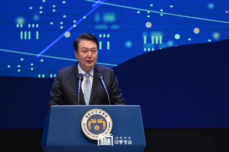 "혁신적 사고의 체인 리액션 일어나도록 제도적 기반 만들어 갈 것"