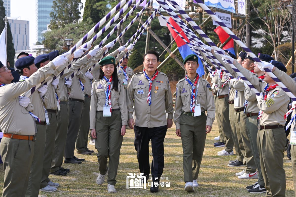 "여러분의 꿈과 도전을 강력하게 지지하고 응원합니다"