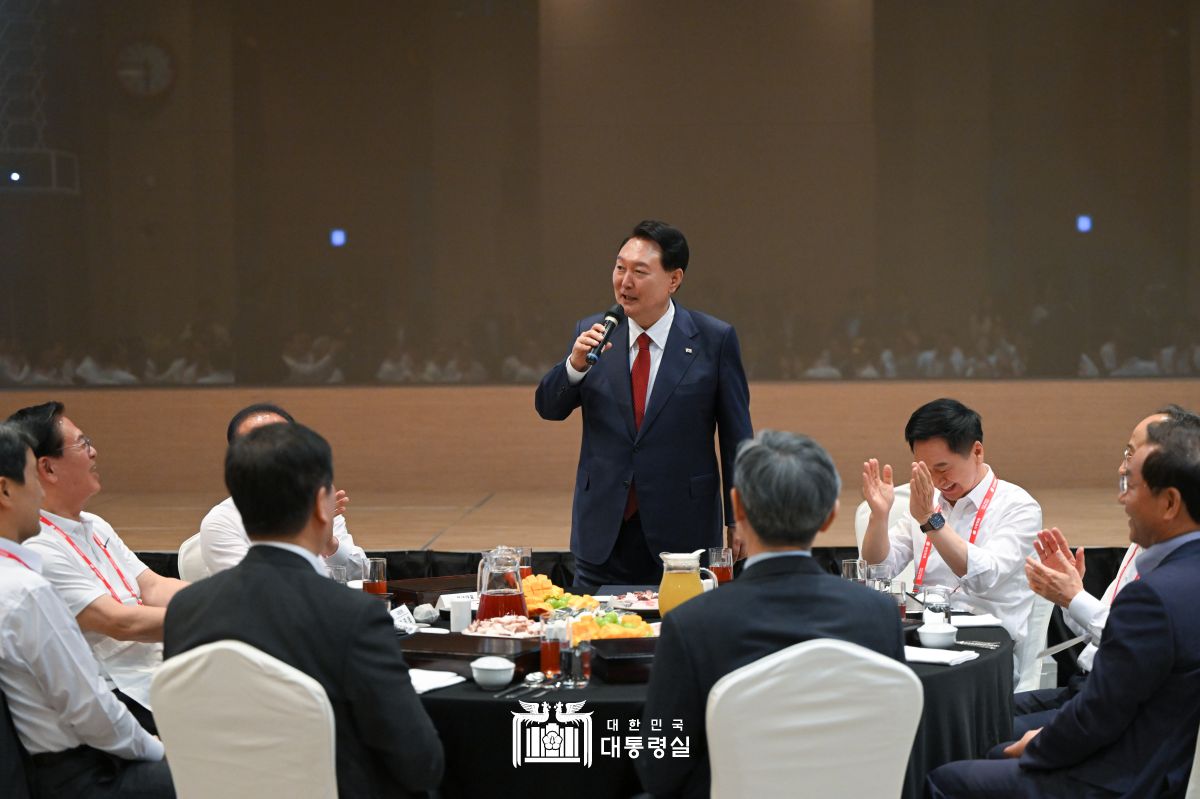 "당정이 우리 국가를 어떻게 끌고나갈지 확고한 방향 잡아야... 선거에 나설 때의 초심으로 임기 마지막까지 뛸 생각"