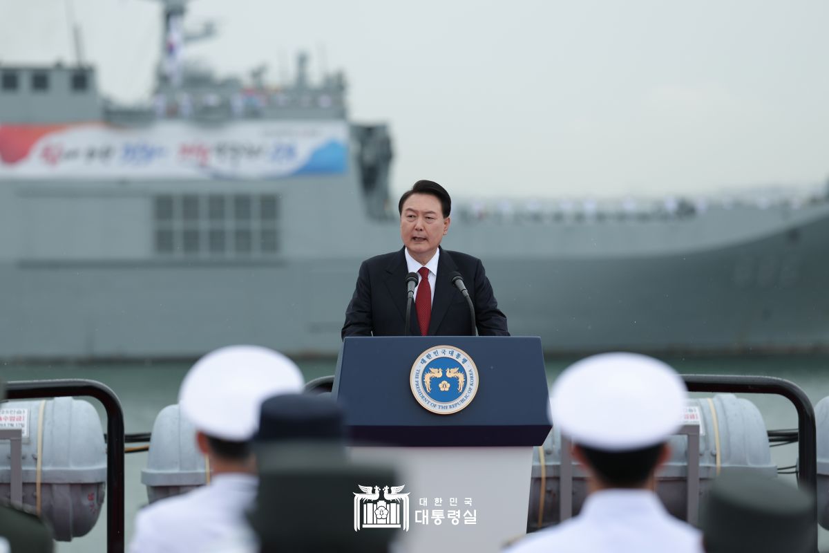 “자유, 인권, 법치의 보편적 가치를 공유하는 우방국들과 연대하여 흔들림 없는 안보태세를 구축할 것”