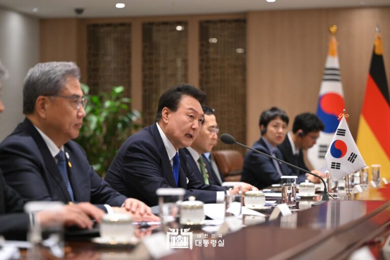 "한-독일은 신뢰하고 협력하는 동반자로 발전해 와"