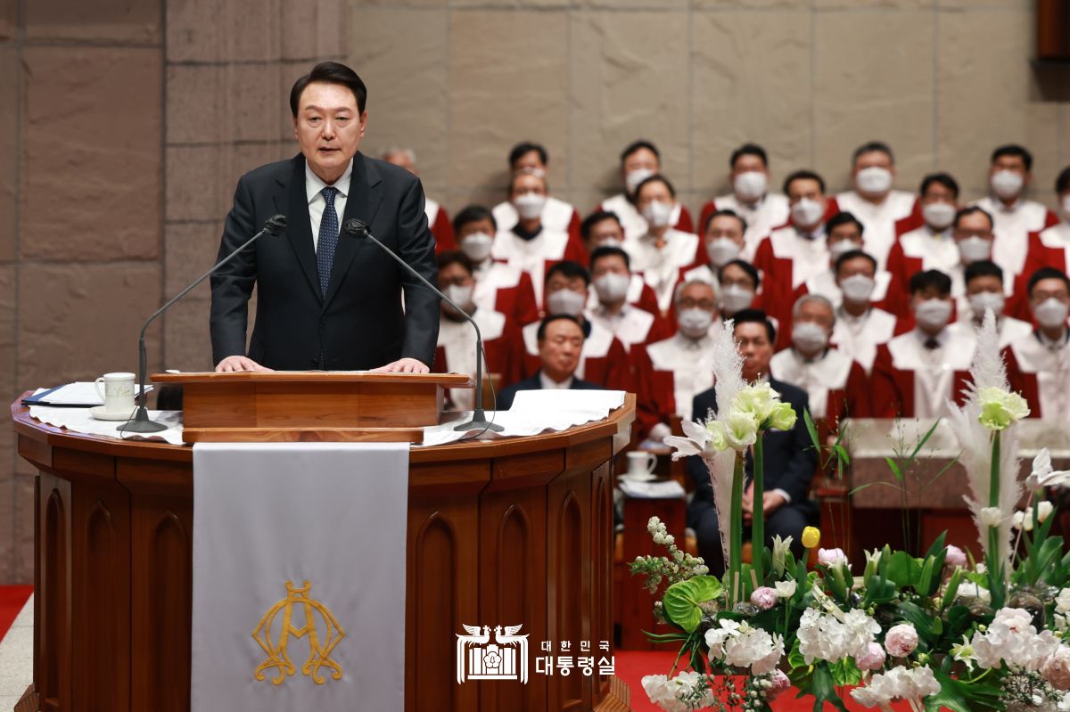 "예수님의 사랑이 온 세상에 가득하기를 빕니다"