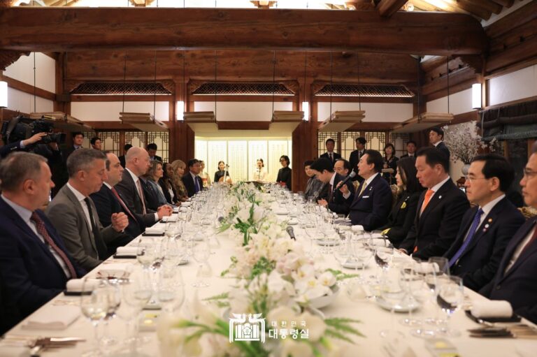 "한국을 찾아주셔서 감사드리고 진심으로 환영합니다"