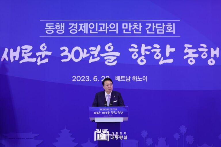 "대한민국 영업사원으로 우리 기업 제품 수출 수주에 발 벗고 나설 것"