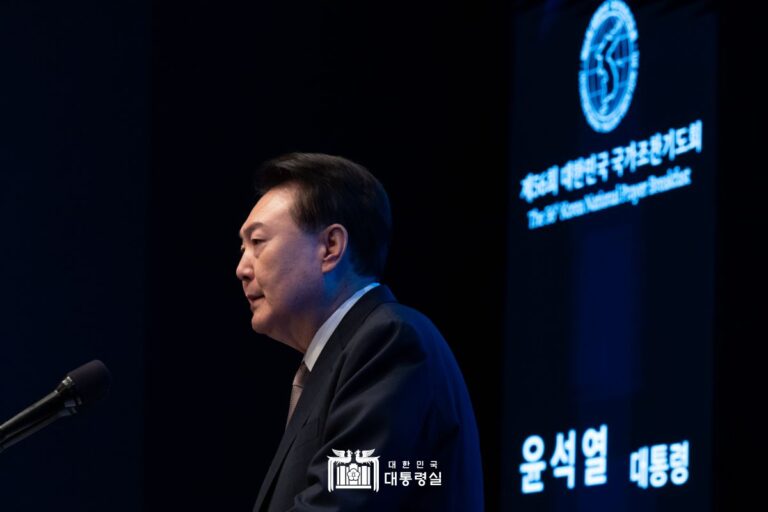"양극화 타개로 민생과 경제 활력 살려 새로운 중산층 시대 열겠습니다."