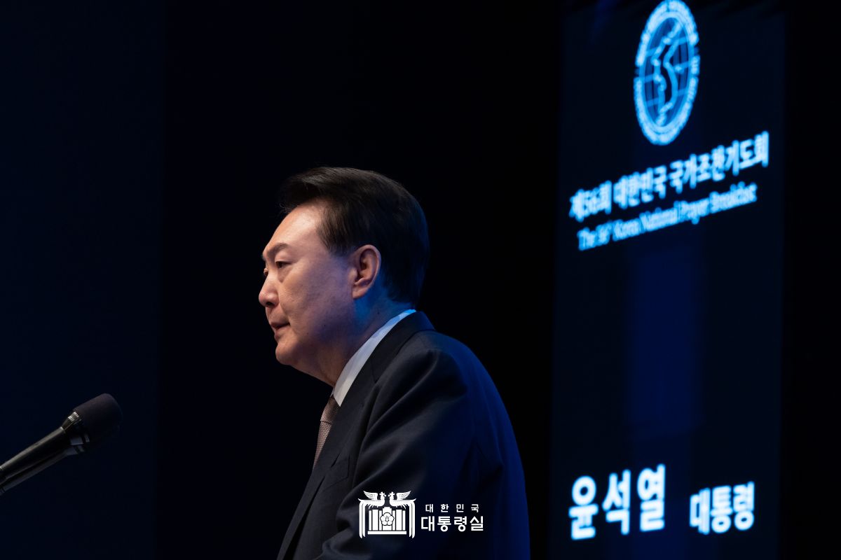 "양극화 타개로 민생과 경제 활력 살려 새로운 중산층 시대 열겠습니다."