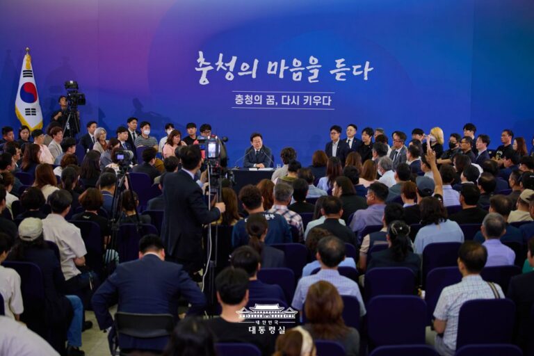 변화는 책상이 아니라 현장에서 시작됩니다