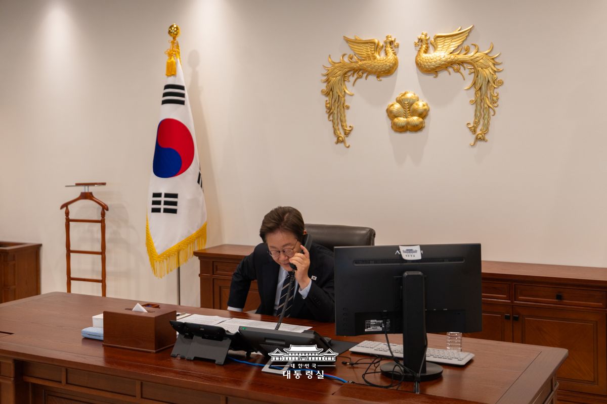 싱가포르의 로렌스 웡 총리와 첫 전화 통화를 나눴습니다