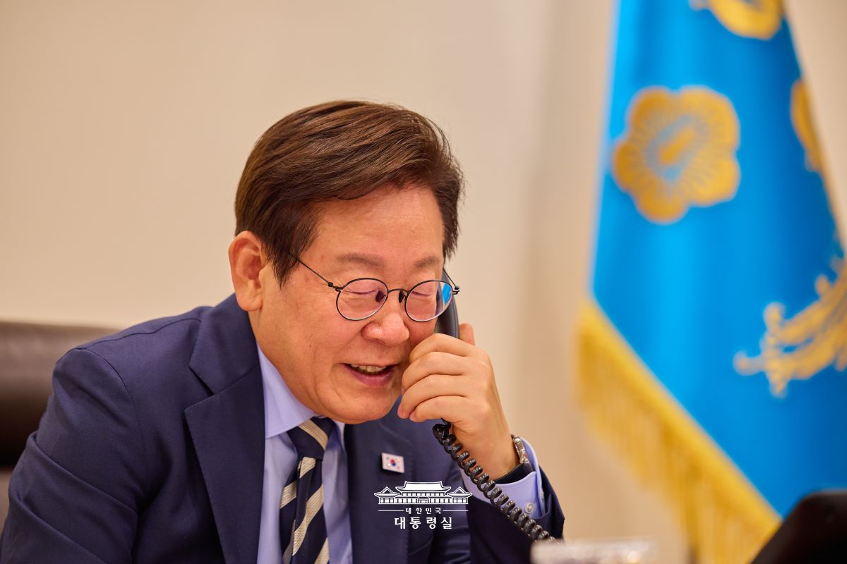 베르디무하메도프 투르크메니스탄 대통령과 처음으로 통화를 나눴습니다