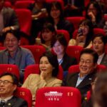 모든 영화인과 관계자 여러분께 뜨거운 응원과 격려를 전합니다