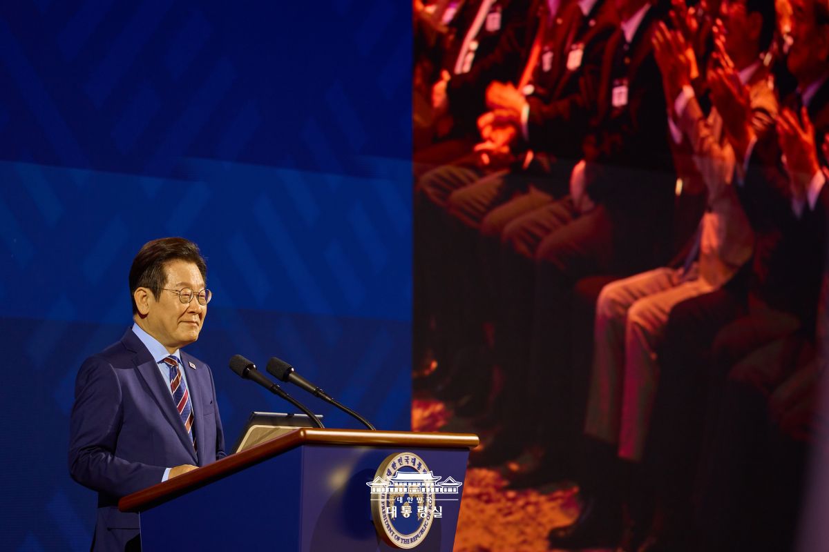 대한민국의 정체성을 지켜오신 재외동포 여러분께 경의를 표합니다
