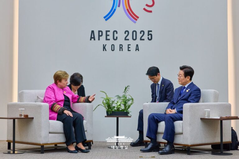 경제 회복을 넘어 성장과 지속 가능한 발전을 이루겠습니다