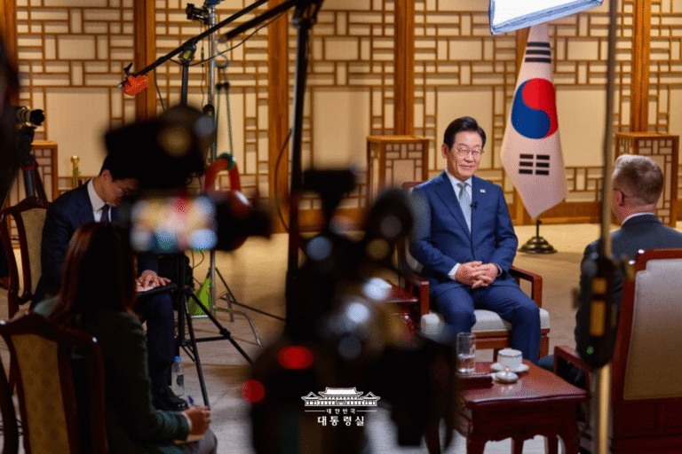 [미국 CNN] 이 대통령, 한미 통상 갈등 축소, 트럼프 대통령을 '피스메이커'로 환영