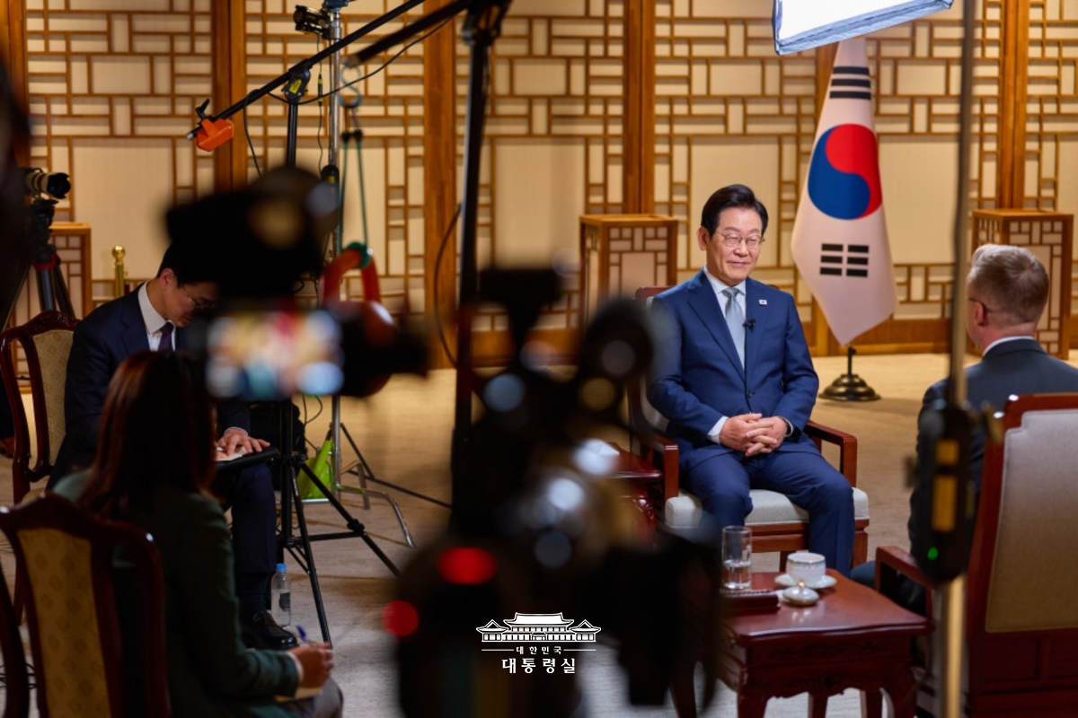 [미국 CNN] 이 대통령, 한미 통상 갈등 축소, 트럼프 대통령을 '피스메이커'로 환영