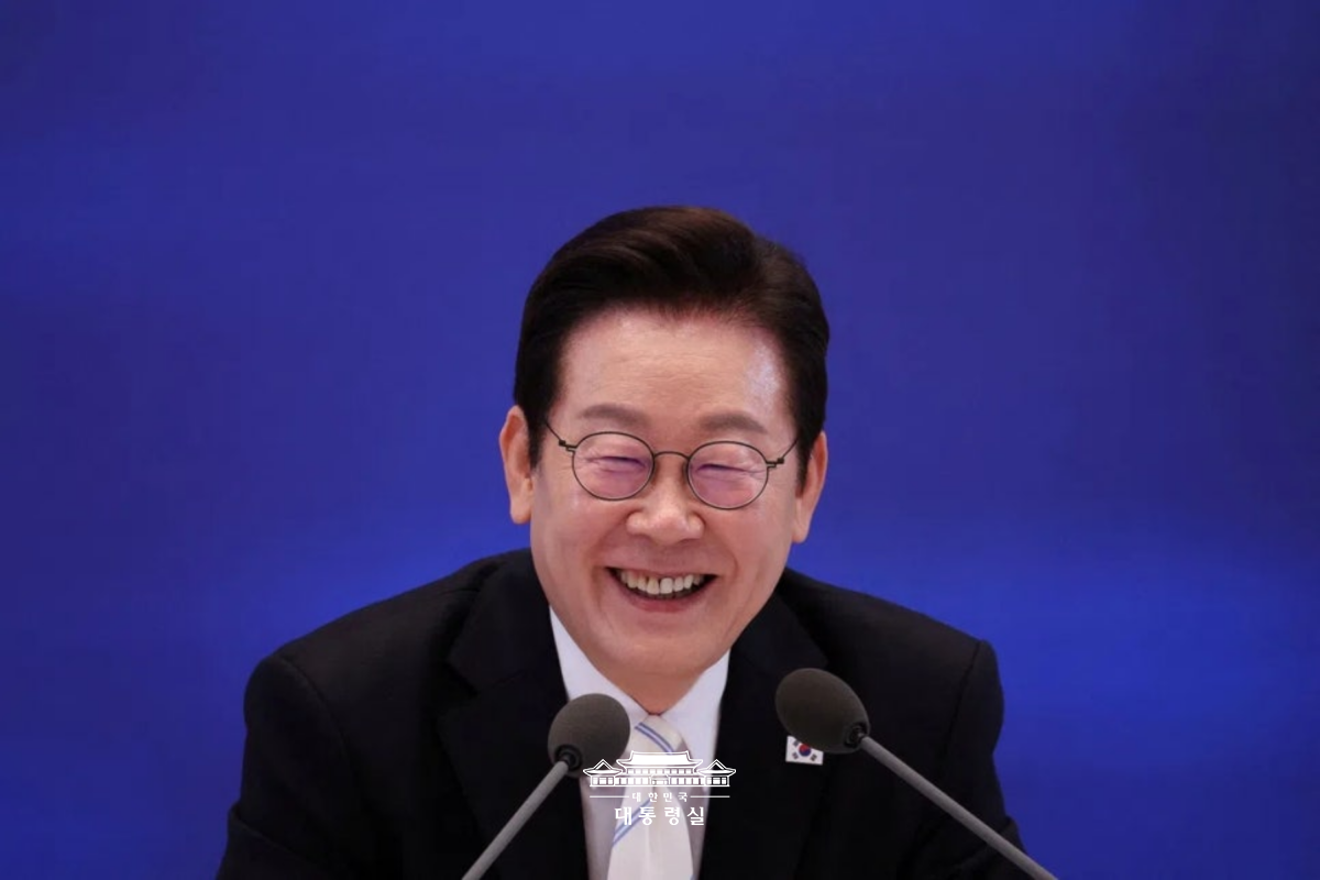 [싱가포르 The Straits Times] 이 대통령 “국제질서 전환기에 중견국들이 역량을 발휘할 수 있는 공간 확대”